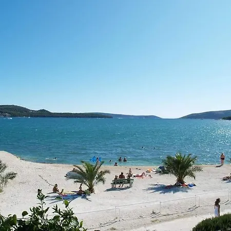 Viola * Trogir